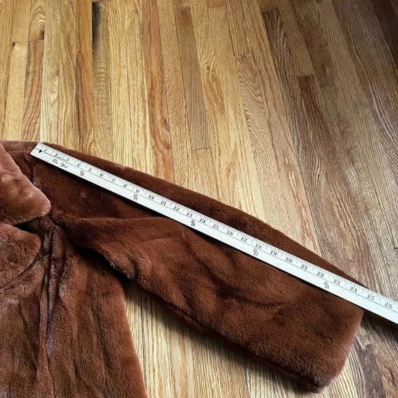 COPY - Avec Les Filles Faux Fur Jacket - Picture 4 of 6